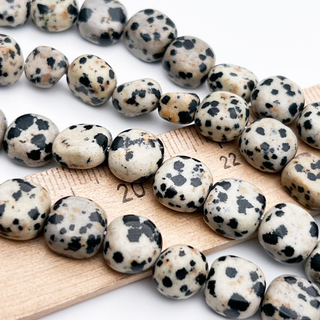 "Далматин" бусины, плоский фриформ, размер около 8,5-10 мм, цена за 9-10 шт (1/4 нити)