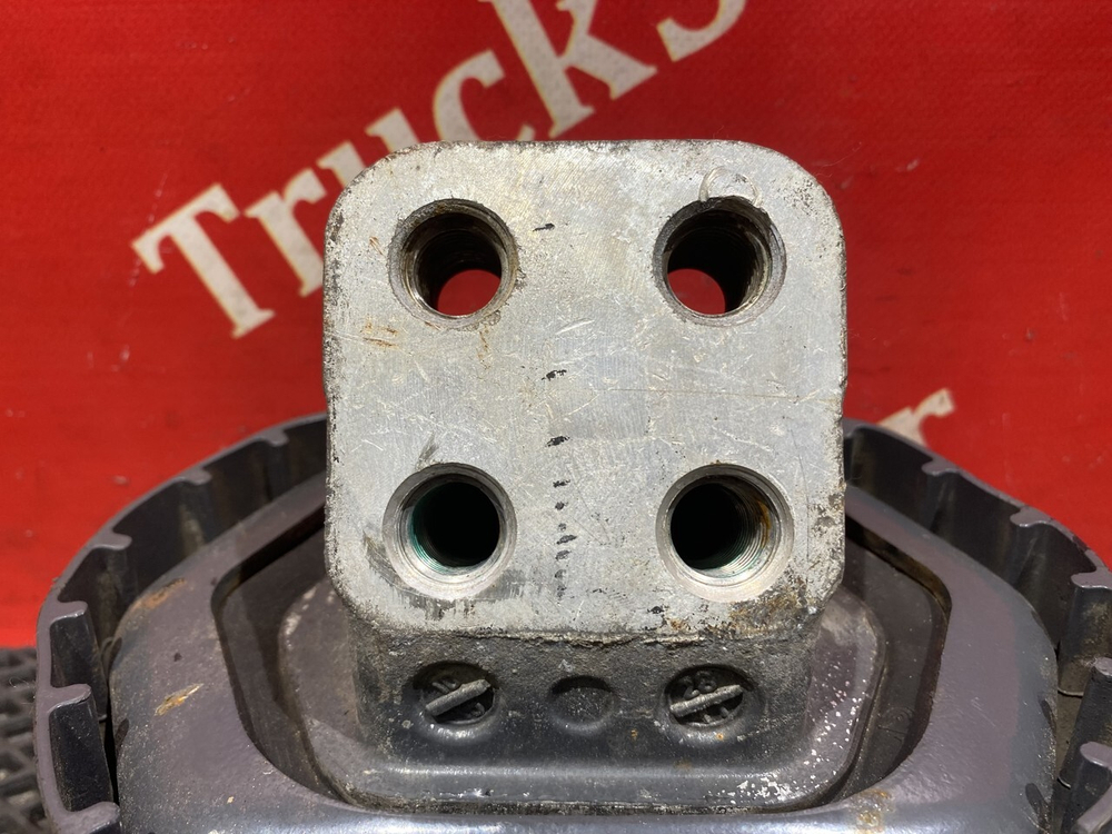 Подушка двигателя задняя