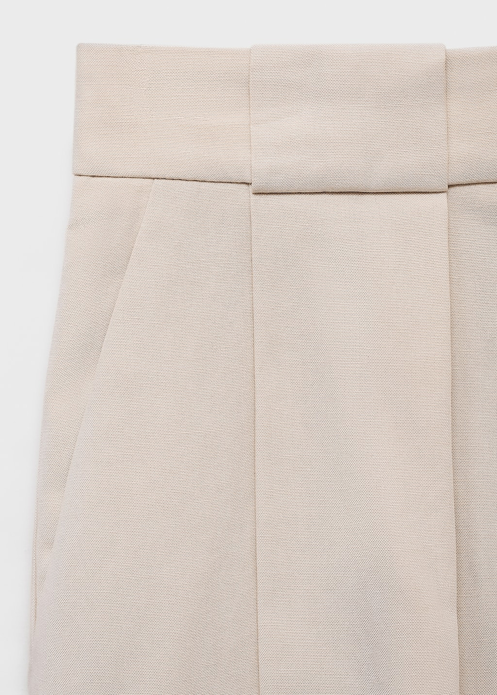 Костюмные шорты с защипами