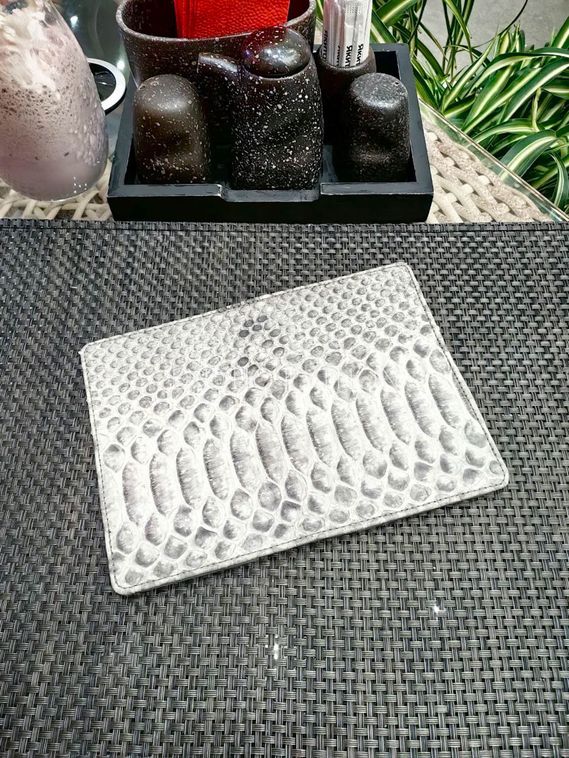 Обложка для паспорта из натуральной кожи питона AC-119