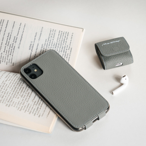 Чехол кожаный для iPhone 11 серого цвета