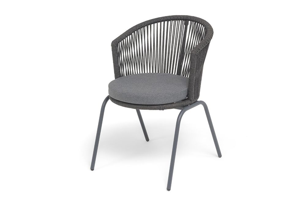 "Люксембург" стул плетеный из роупа, каркас из стали темно-серый (RAL7024) муар, роуп темно-серый круглый, ткань темно-серая 027