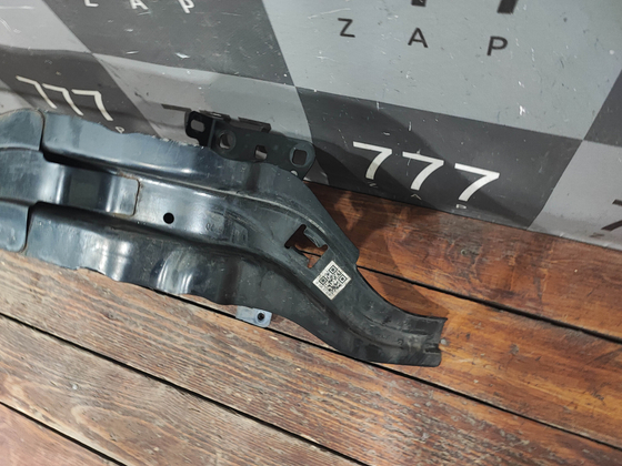 Усилитель переднего бампера Volkswagen Tiguan 2 16-нв Б/У Оригинал 5NA807611A