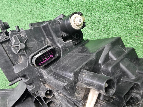 Фара правая Skoda Kodiaq (2016-2022) LED