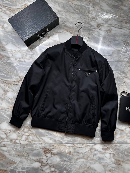 Бомбер Prada