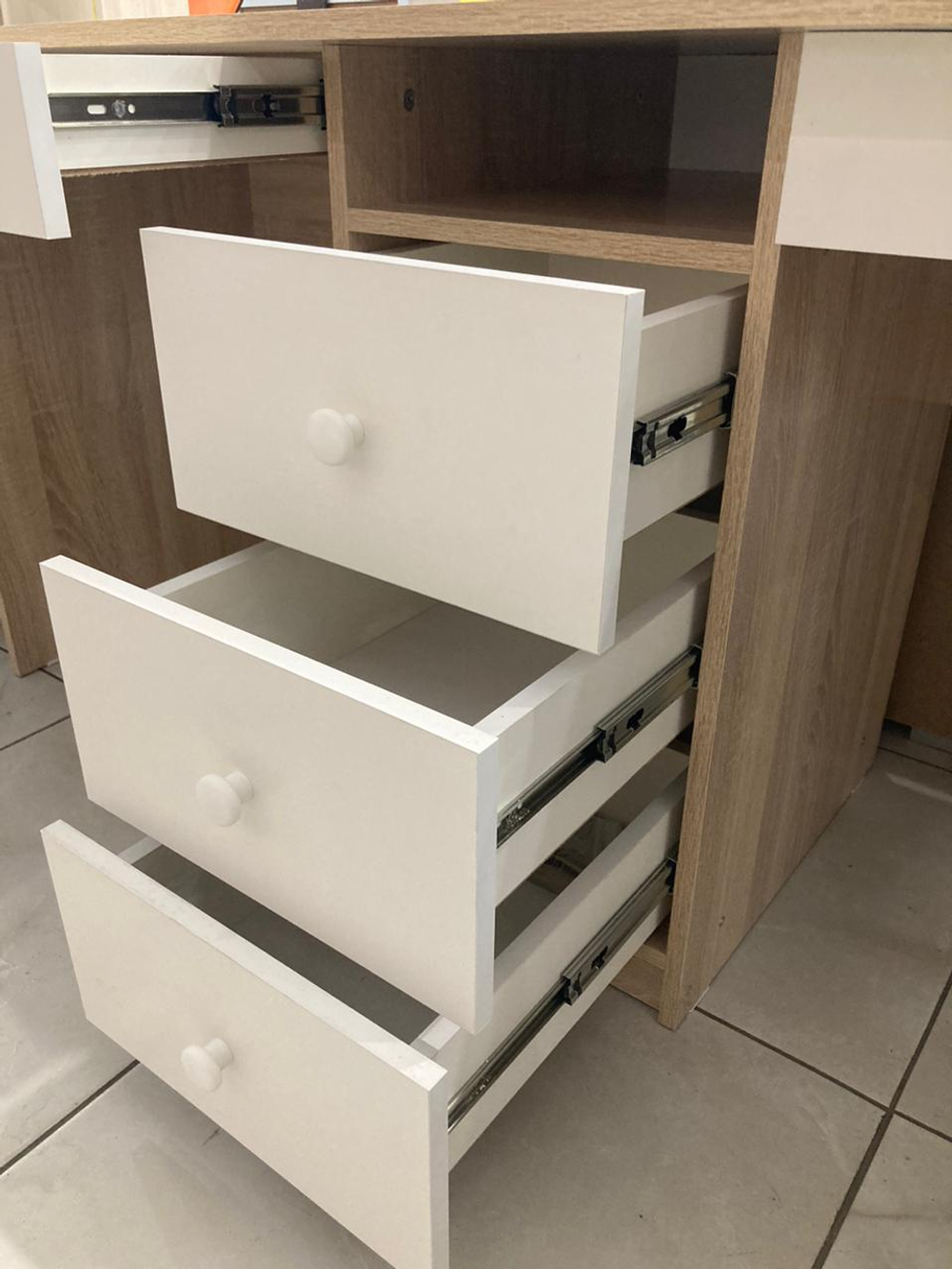 Стол письменный В-5 дуб сонома/белый