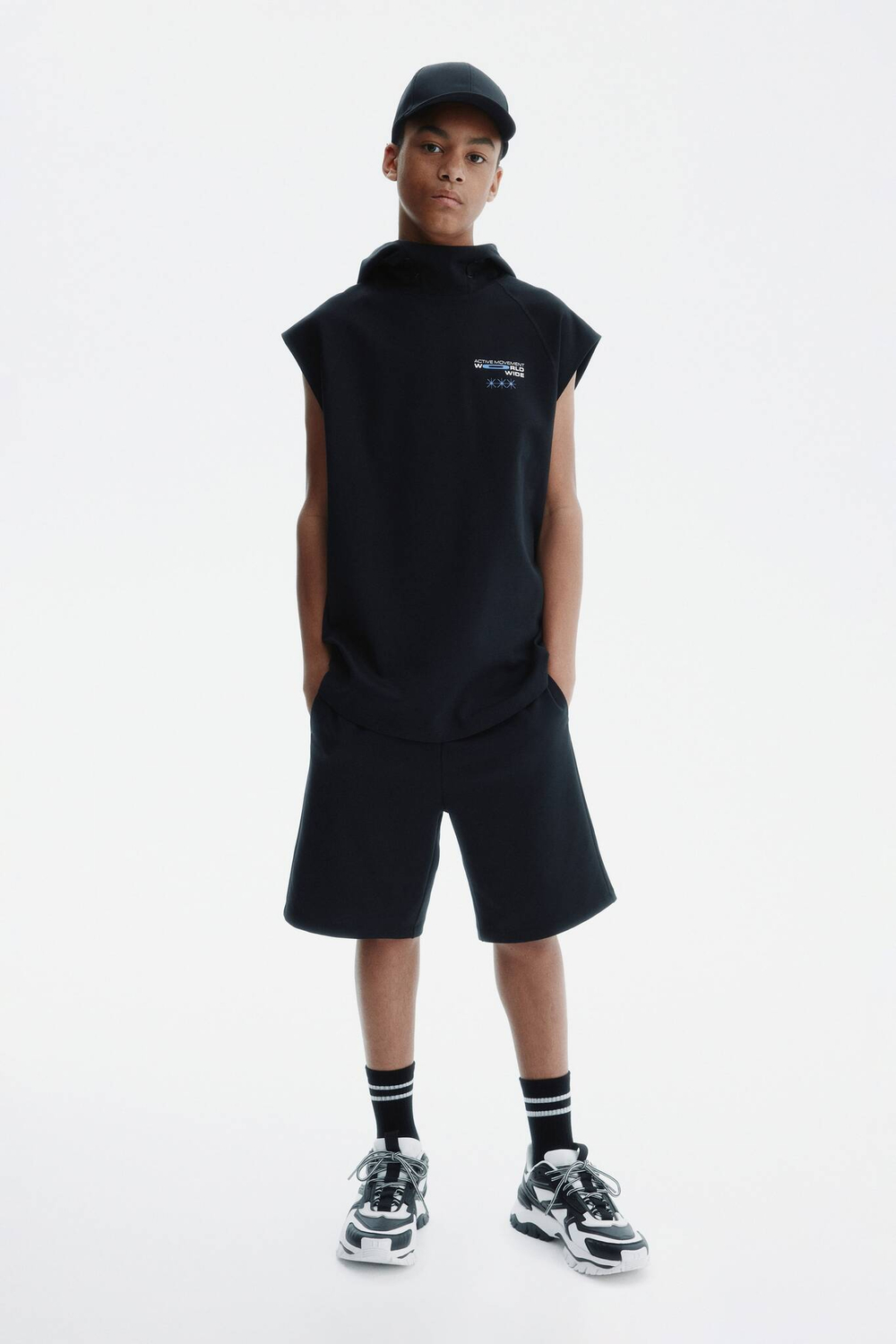 H&M Комплект из топа без рукавов и шорт с принтом, черный