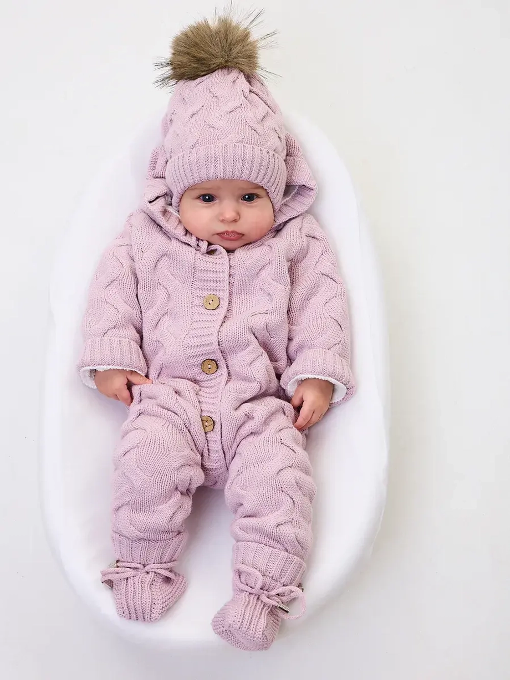 Комплект вязаный новорожденному: комбинезон+шапка+пинетки