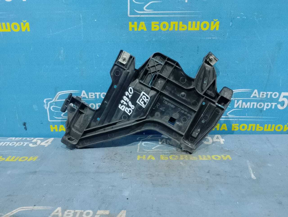Планка под фару правая AUDI A4 2008-2012
