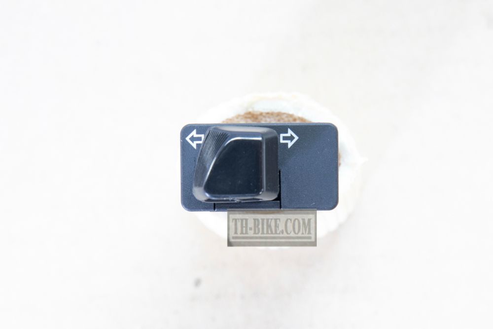 35200-K35-V01. SWITCH UNIT, WINKER. Honda PCX (2014-2017)