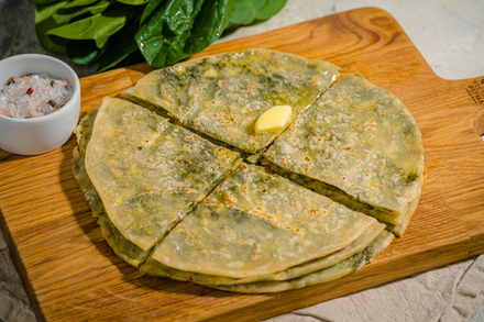 Хычины со шпинатом и сыром