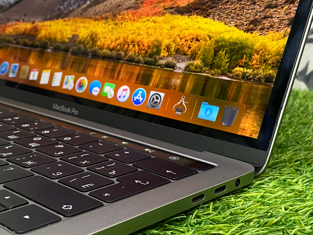 MacBook Pro 13' 2016 Touchbar A1706 MLH12