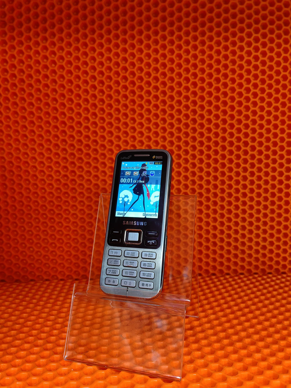 Кнопочный телефон Samsung Doos GT-C3322