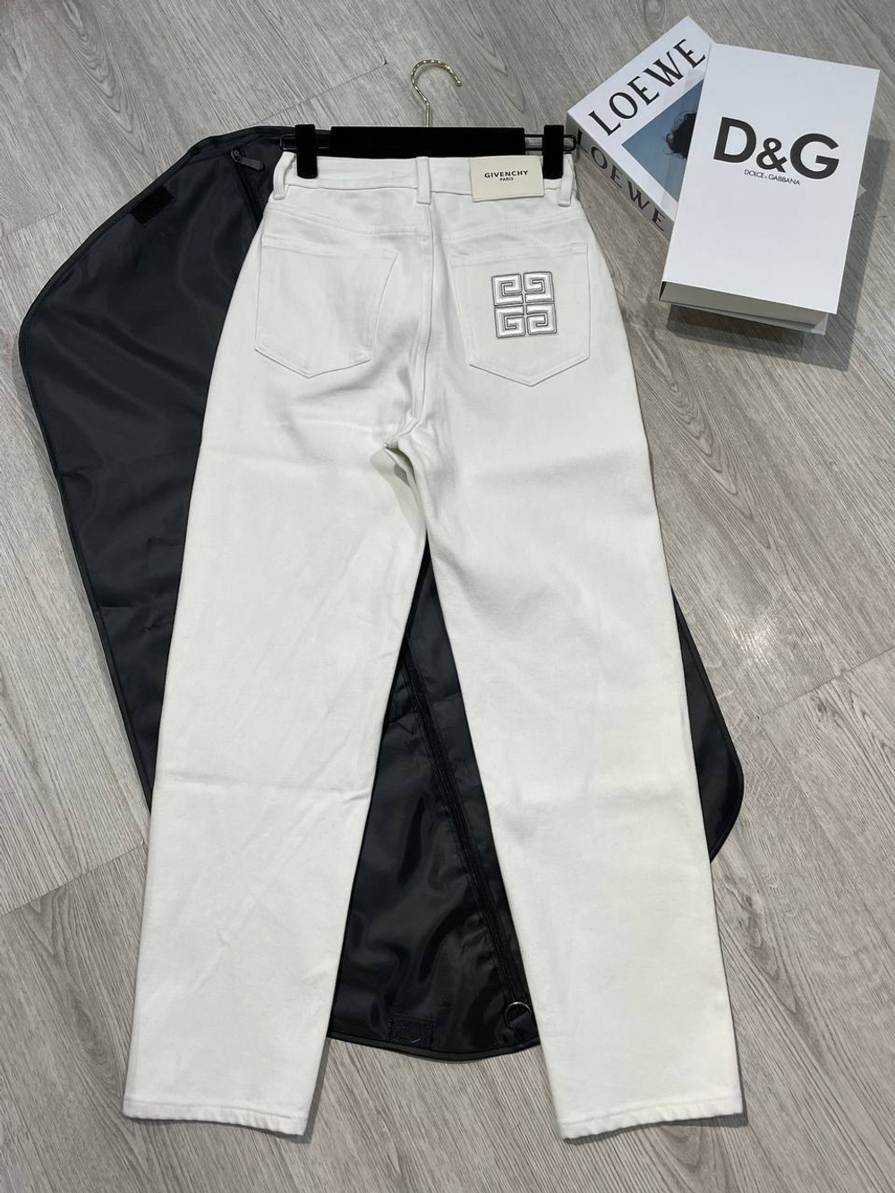 Джинсы Givenchy