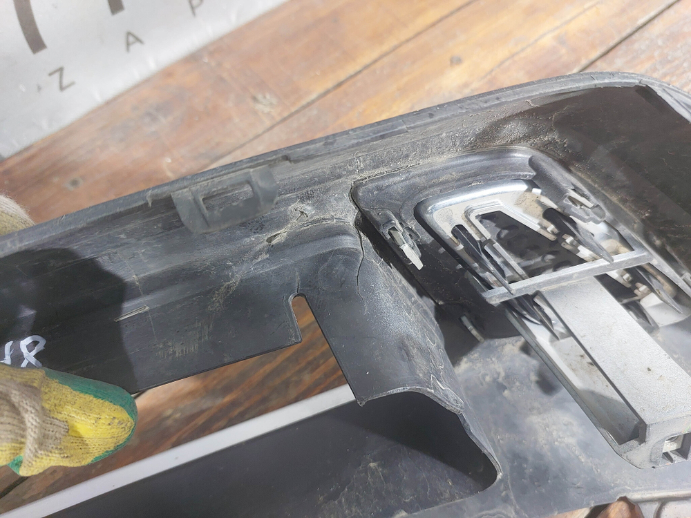 Накладка переднего бампера Mitsubishi Outlander 3 18-нв Б/У Оригинал 6405A269