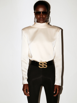 Блуза из атласа с открытой спиной