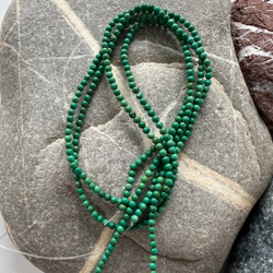 Малахит. Камни для изделий на заказ. Цена зависит от вида заказанного изделия