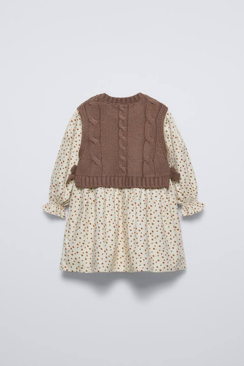 ZARA ПЛАТЬЕ С КОНТРАСТНЫМ ЦВЕТОЧНЫМ ПРИНТОМ И ТРИКОТАЖНЫМ ЖИЛЕТОМ, КОРИЧНЕВЫЙ