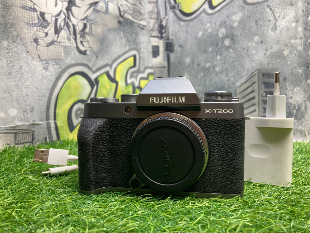FujiFilm X-T200