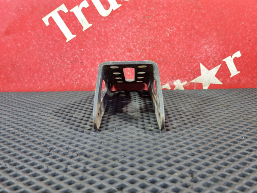 Кронштейн амортизатора заднего