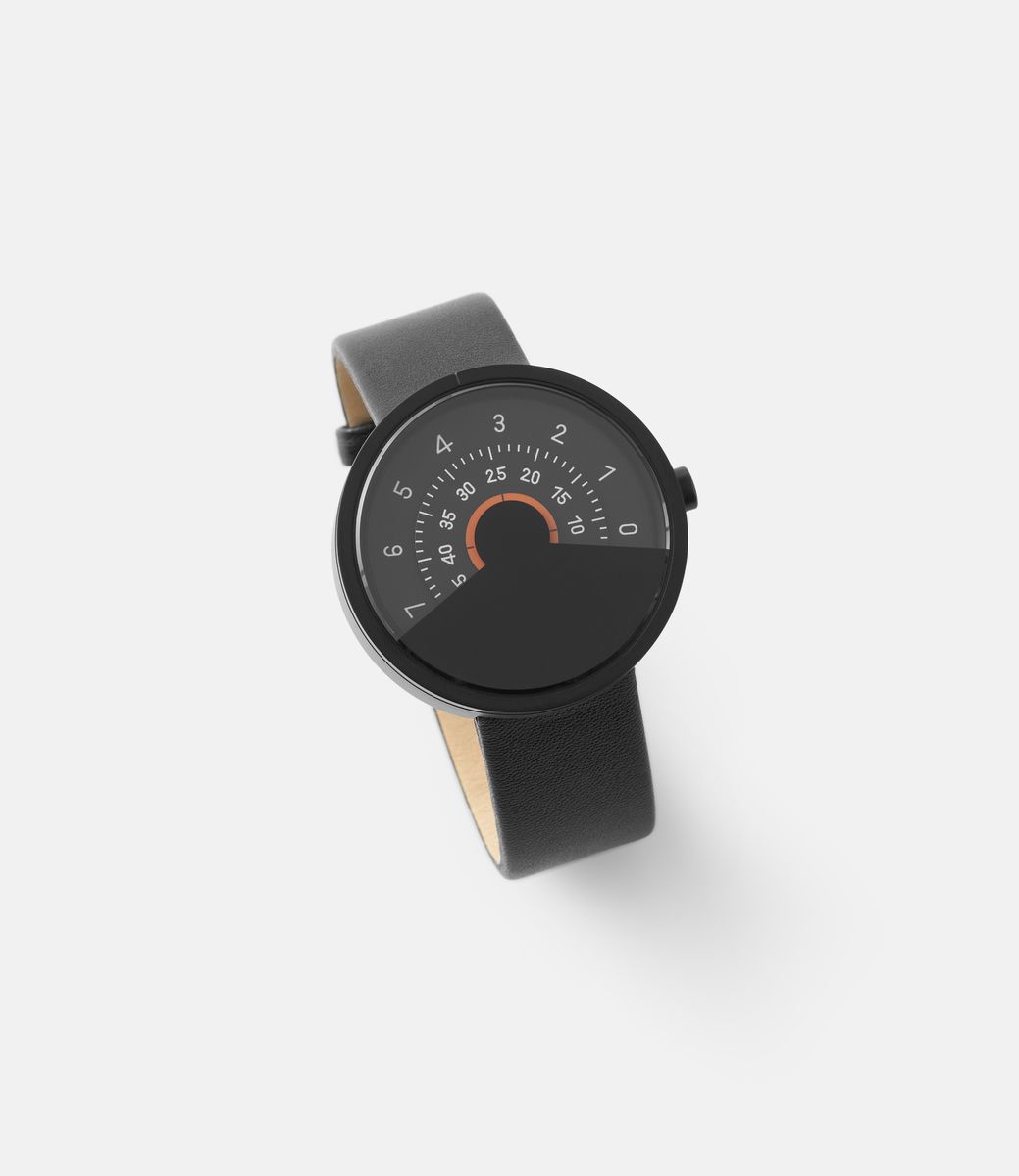 Anicorn Series 000 Black & Orange — часы с дисковым циферблатом