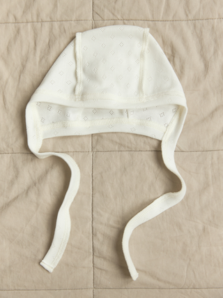 Чепчик ажурный Молочный