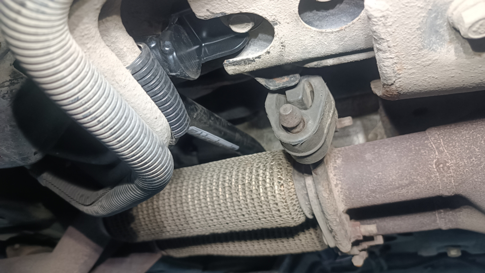 Распорка передняя нижняя под двойной выхлоп Ford Explorer 5 (ПОД ЗАКАЗ)