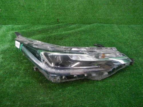 Фара правая Toyota Corolla 11 E160 (2015-2019) LED