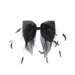 Объемный бант с перьями