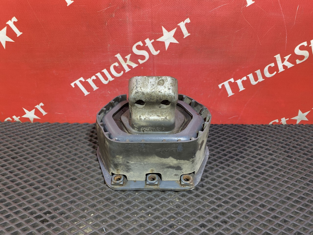 Подушка двигателя задняя