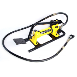 Насос гидравлический ножной 0.6 л, 700 бар Car-Tool CT-E1135