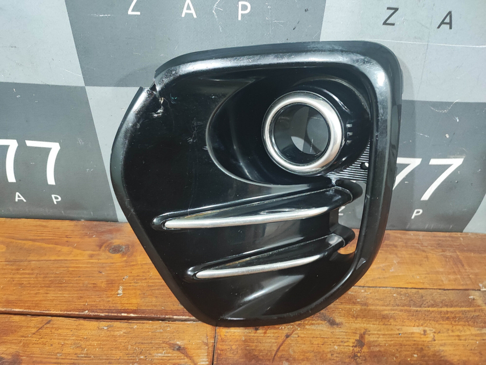 Накладка ПТФ левая Kia Sportage 4 (QL) 16-18 Б/У Оригинал 86527F1000