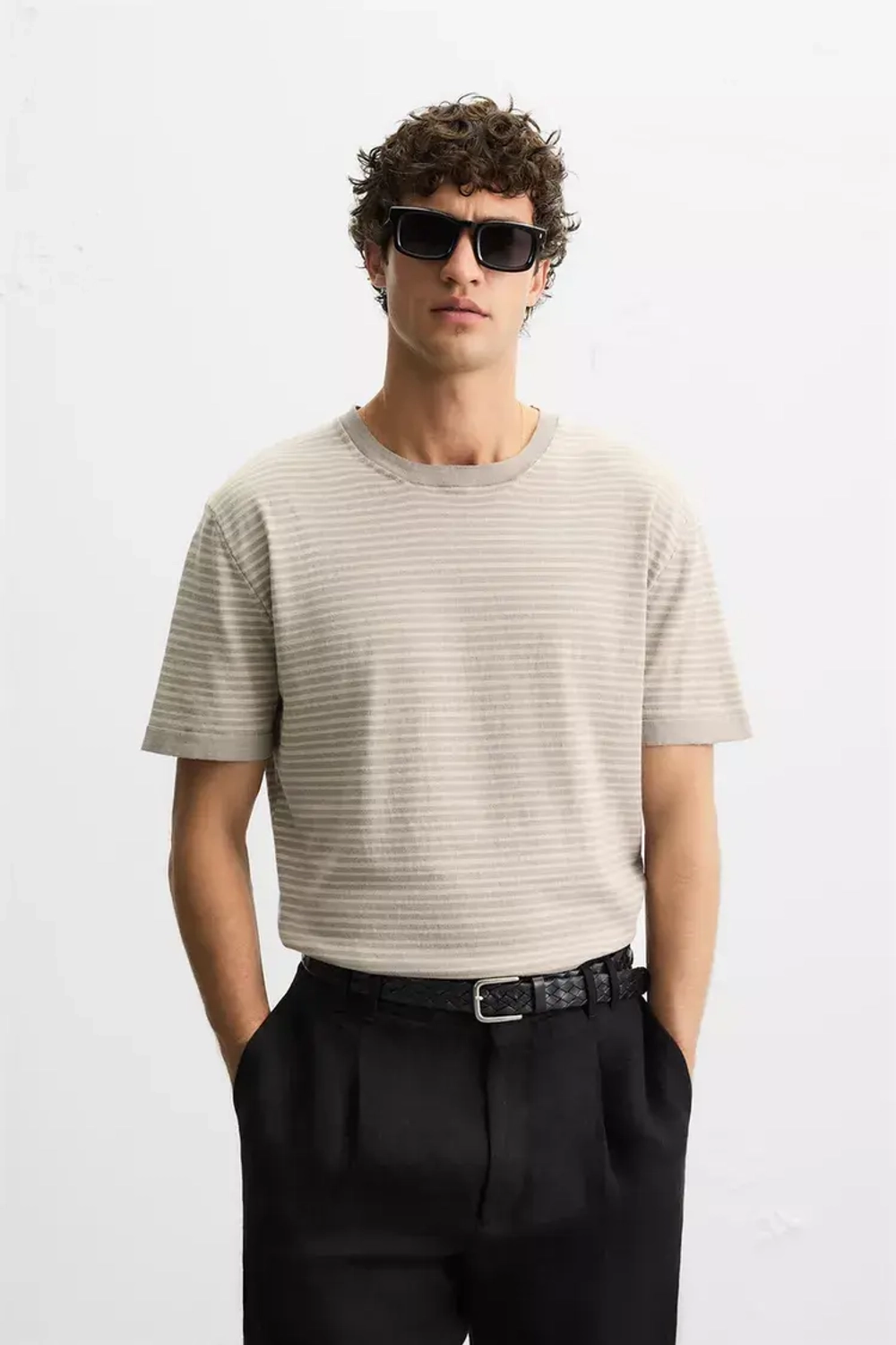 ZARA ПОЛОСАТАЯ ФУТБОЛКА ИЗ ХЛОПКА И ЛЬНА, СЕРЫЙ/БЕЖЕВЫЙ