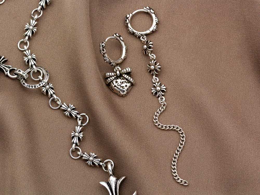 Колье "Chrome Hearts"