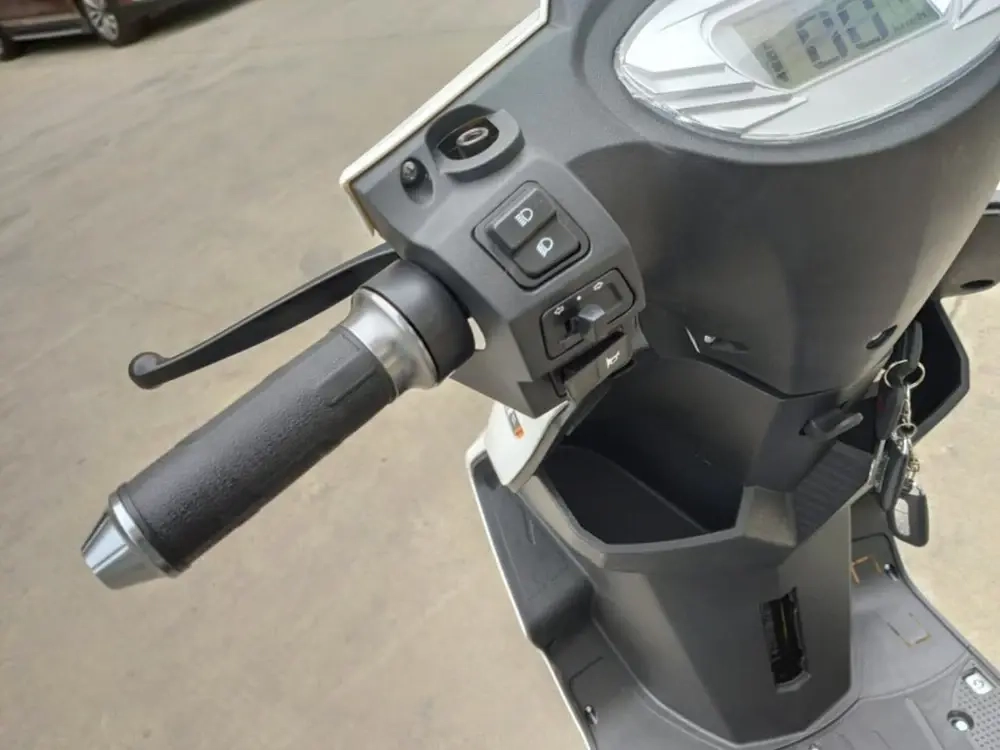 Электроскутер Green Camel Трофи (60V 1500W R10)