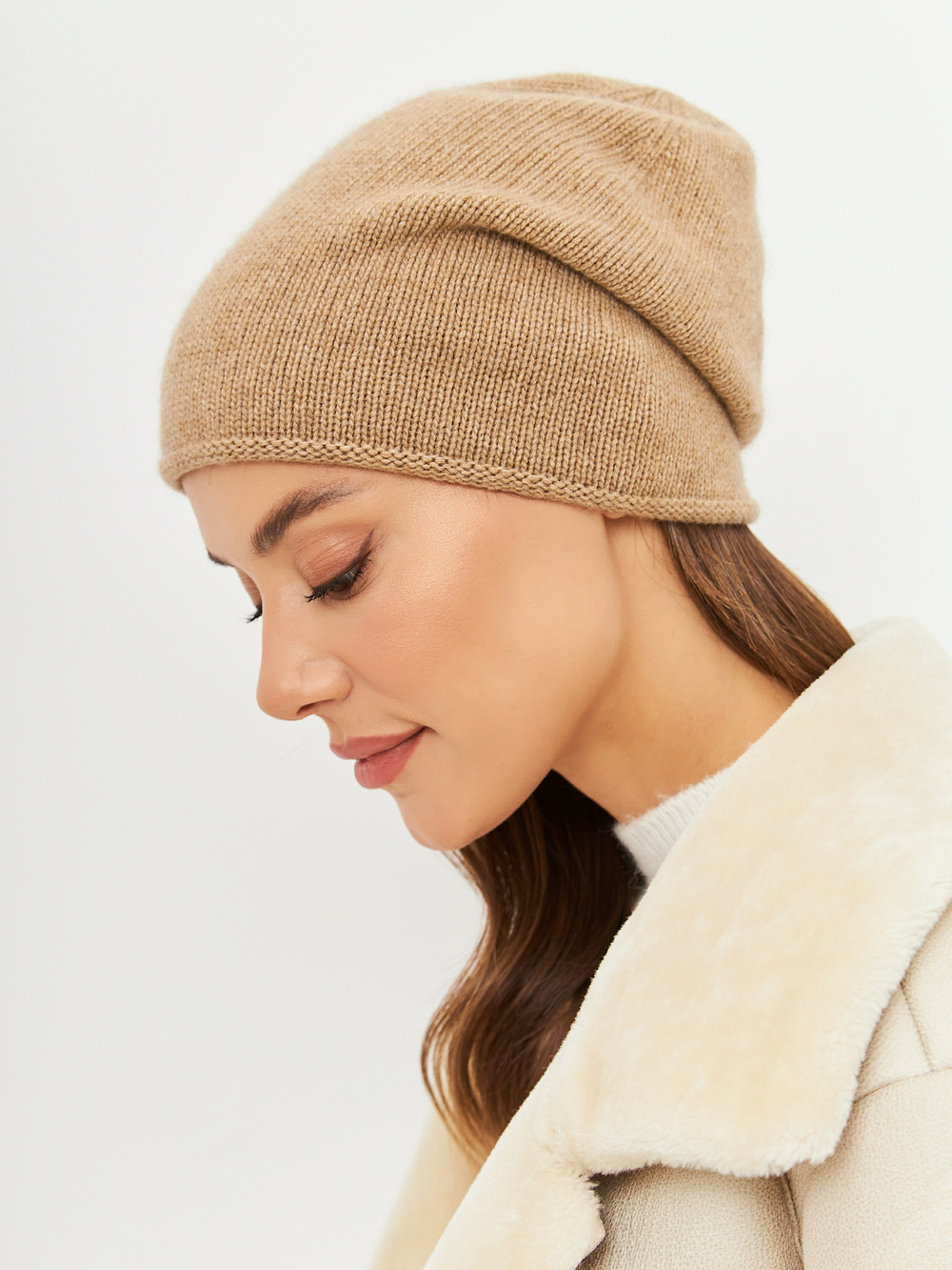 Шапка LACE удлиненная одинарная,с руликом с содержанием кашемира