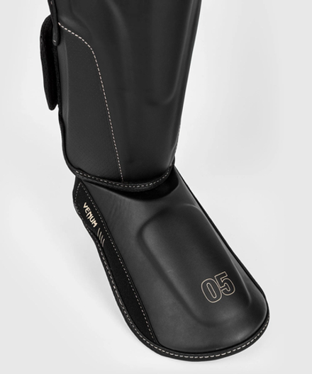 Щитки Venum Impact Evo Black/Beige