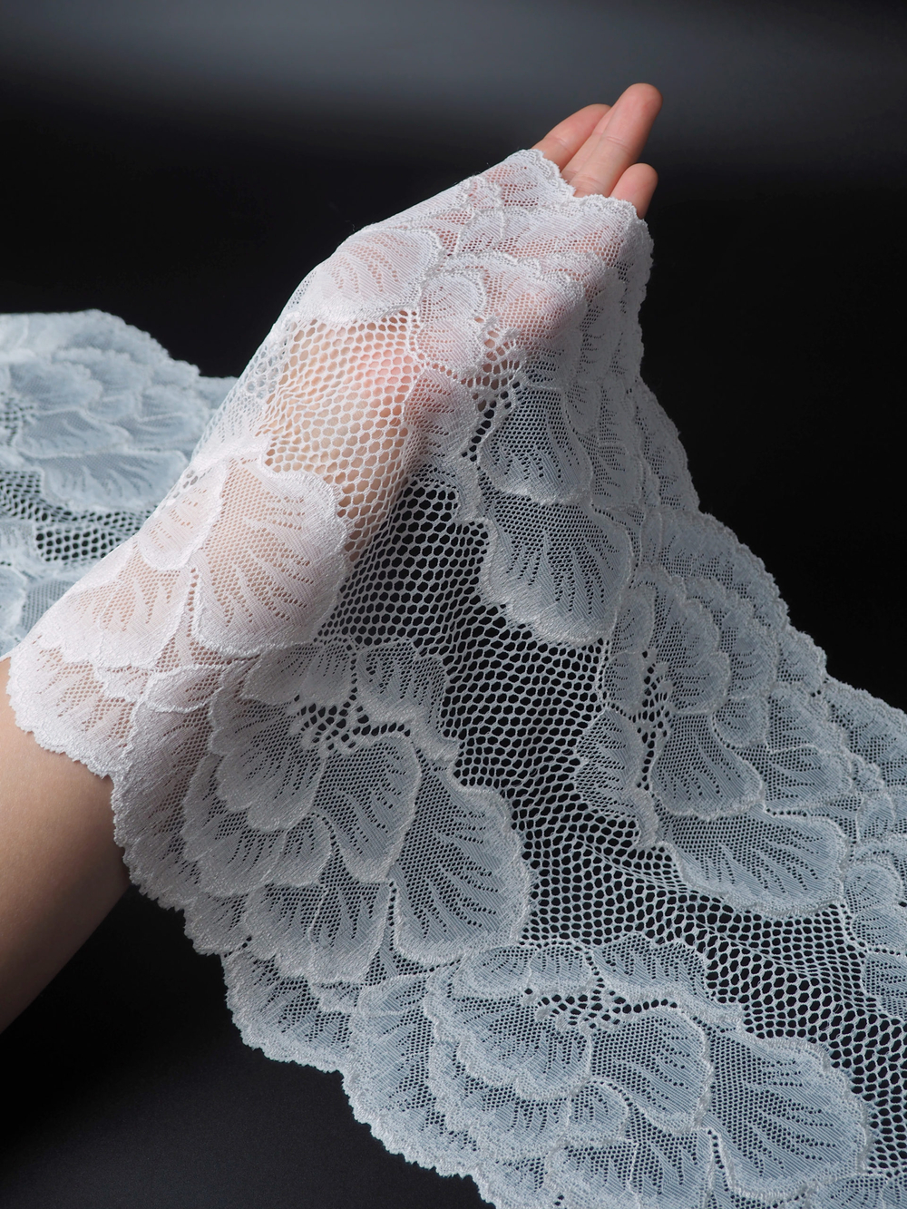 Эластичное кружево молочное ширина 24 см ОТРЕЗЫ