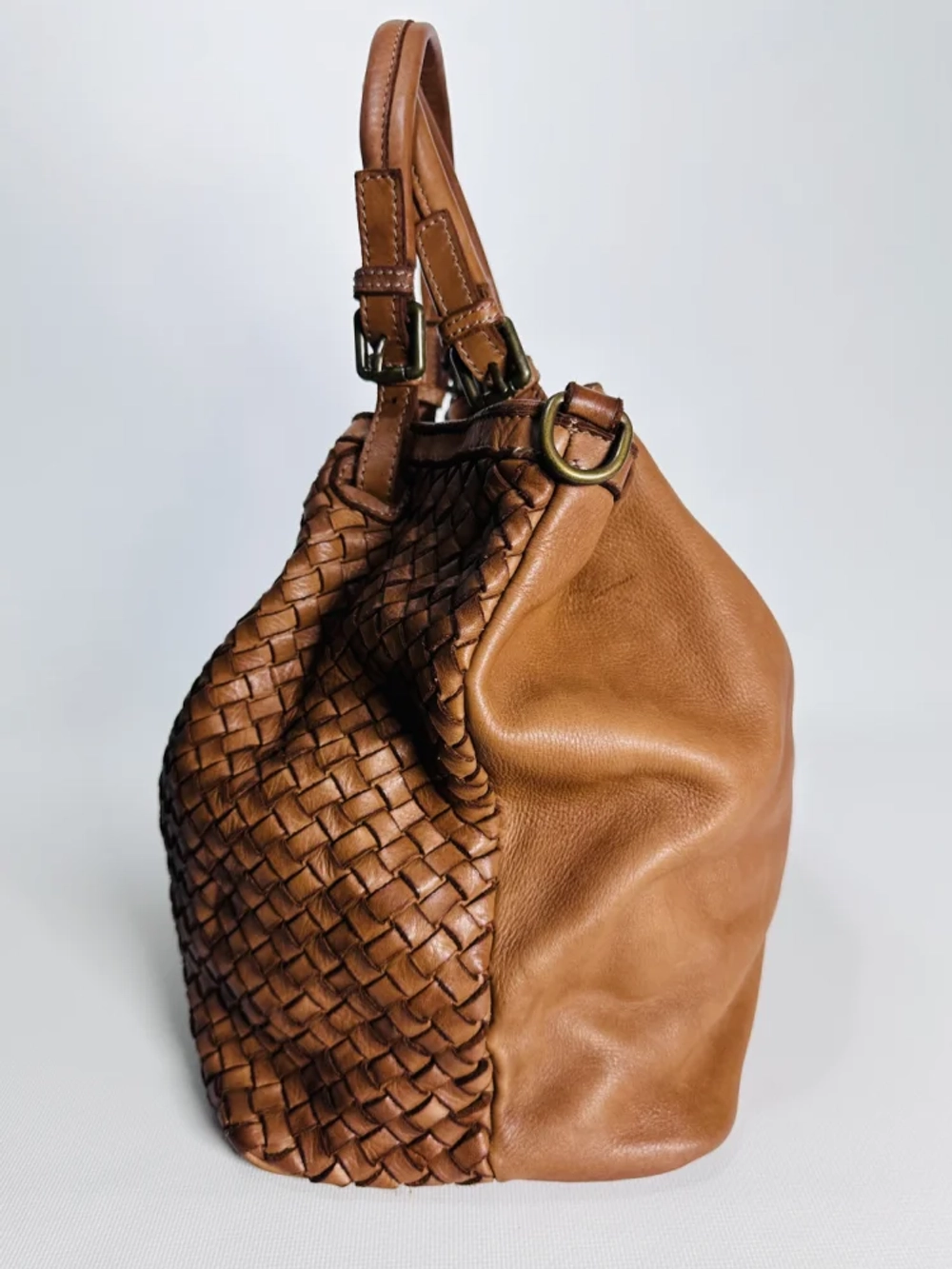 Женская плетеная сумка из натуральной кожи цвета whisky