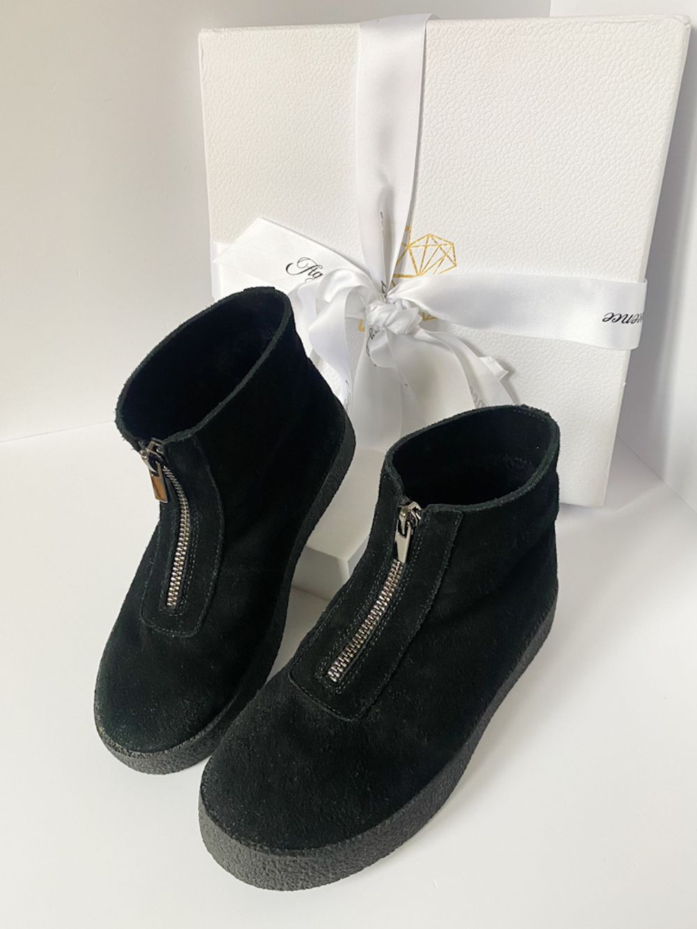 Новые замшевые ботинки Age of Innocence, 31,5