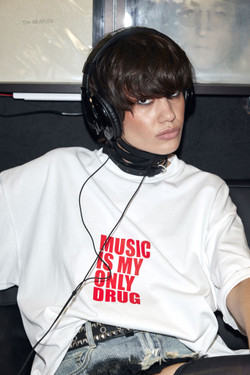 Футболка Only music, молочная