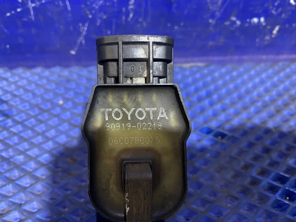 Катушка зажигания TOYOTA CARINA 2001