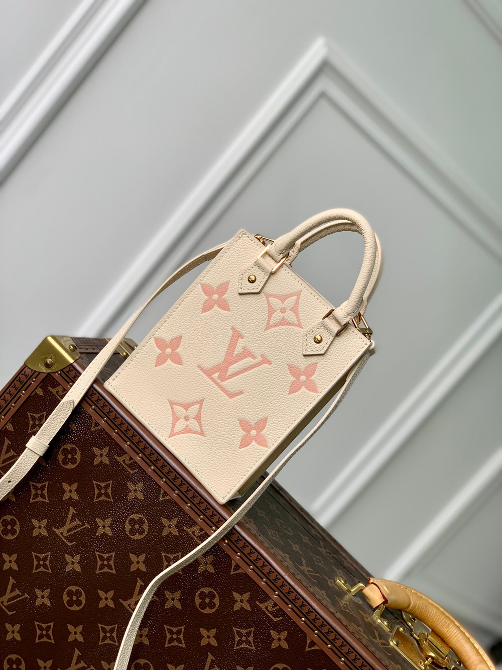 Louis Vuitton Petit Sac Plat