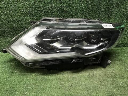 Битая Фара левая Nissan X-Trail T32 (17-22) LED