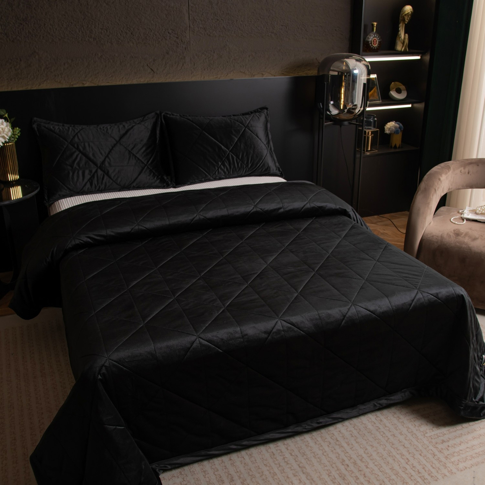 Велюровое покрывало в клетку с наволочками OVL047