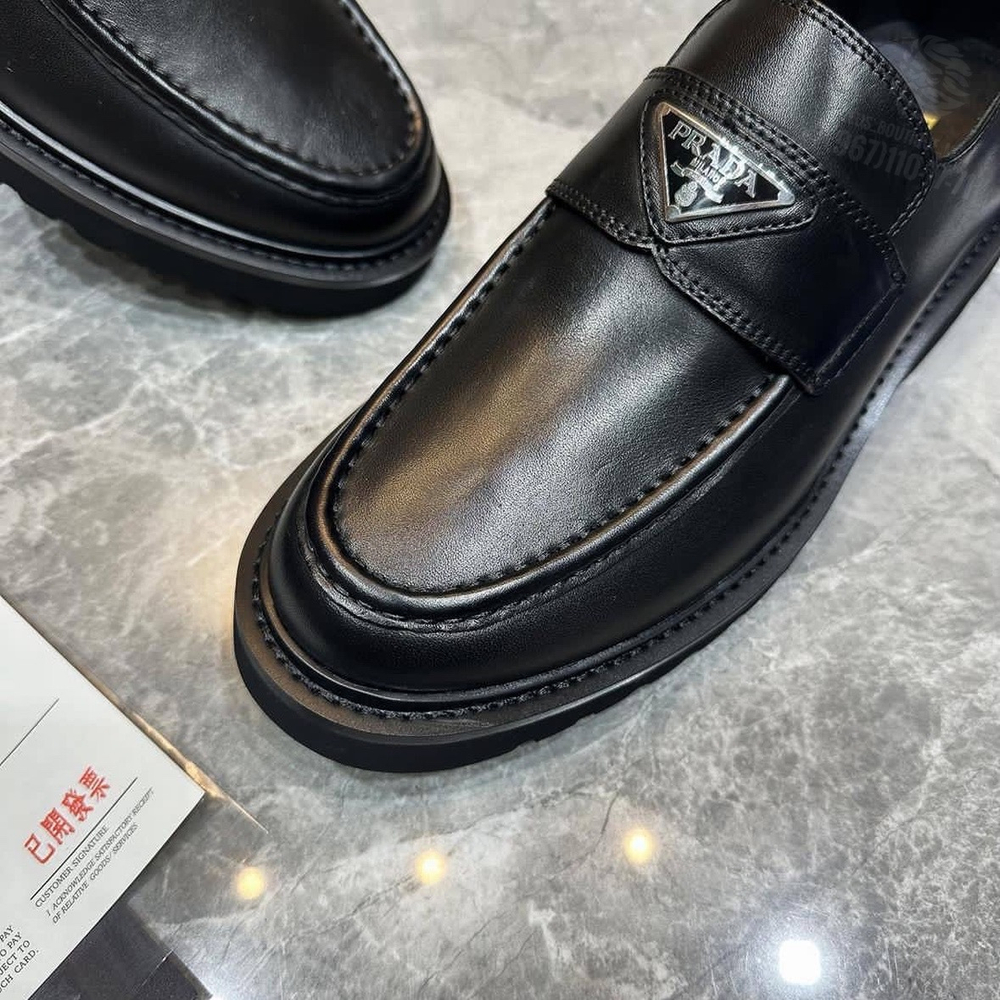Лоферы Prada