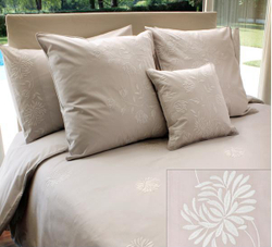 Элитное постельное белье Hortensis розовое от Bovi