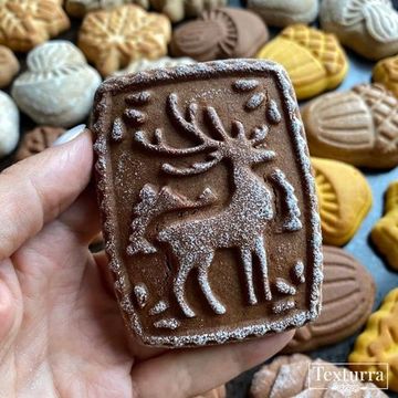 Пряничная форма. Марка важный олень