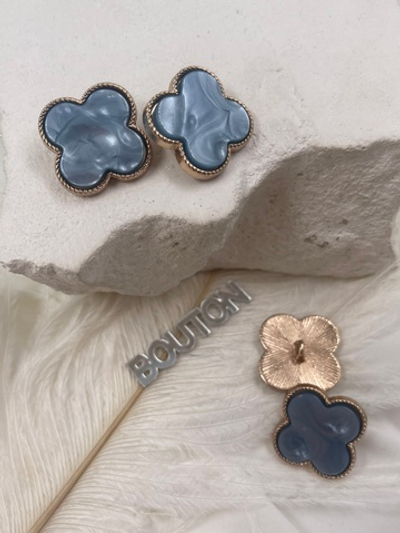 Пуговицы цветок четырехлистник с голубым перламутром
