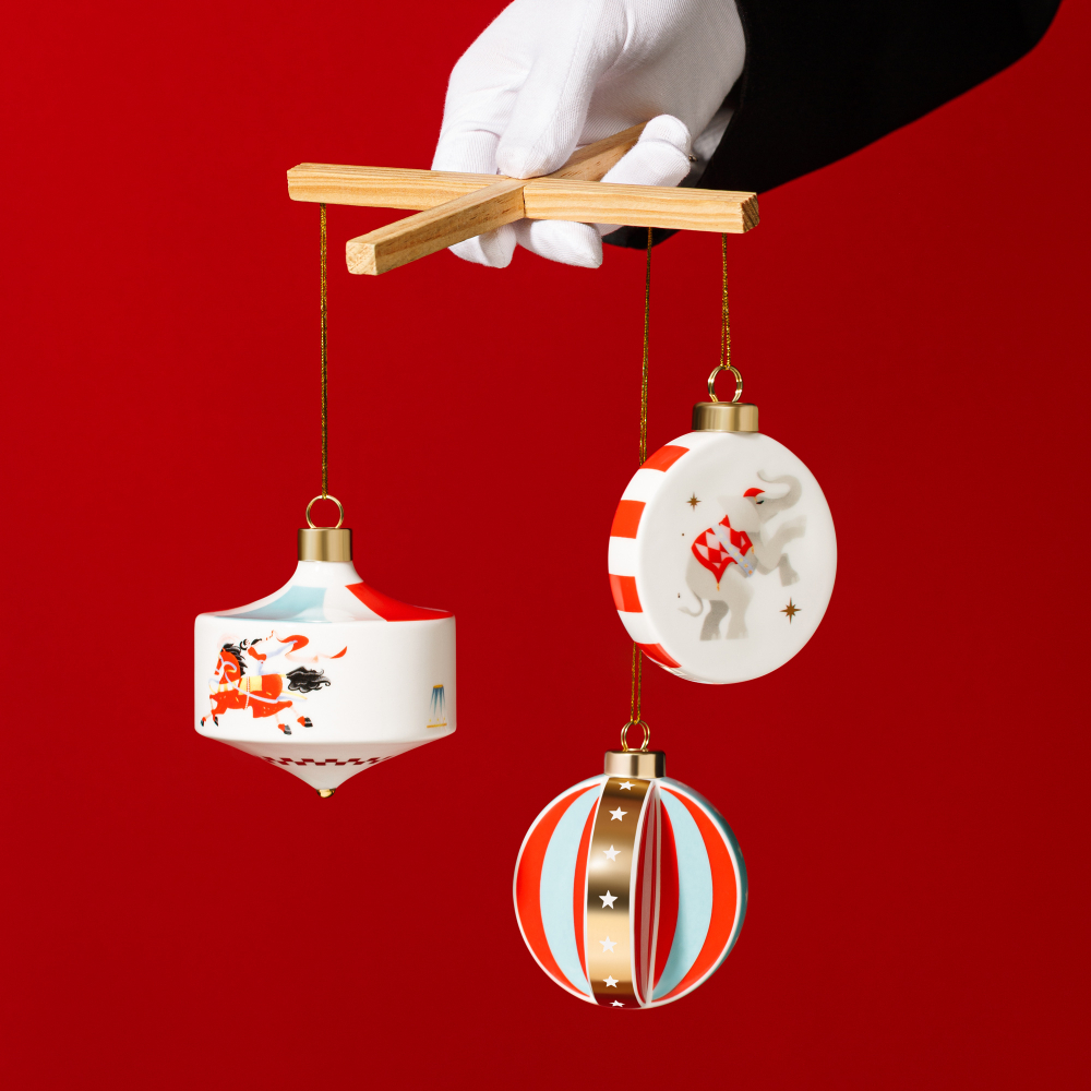 Набор из 3 елочных игрушек Farforite «Цирковое представление» в подарочной коробке